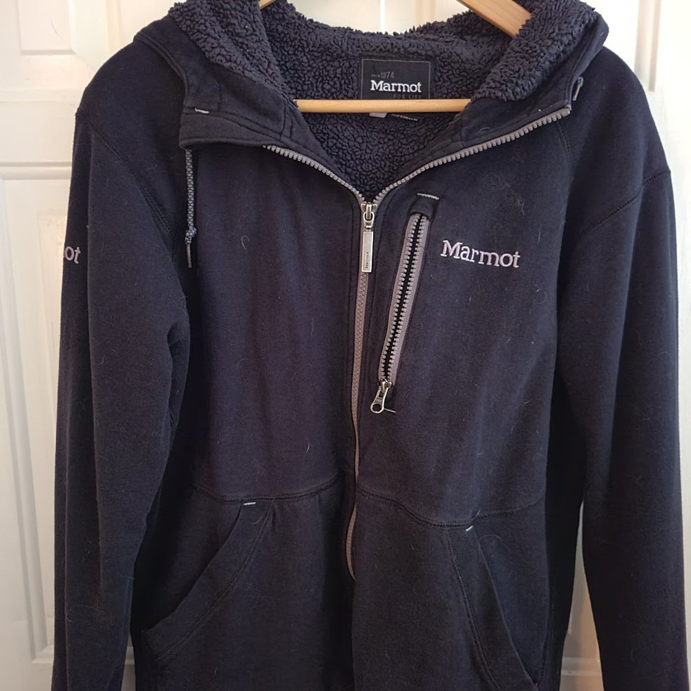 Marmot full zip medium black hoody sweatshirt with thick pile fleece lining.